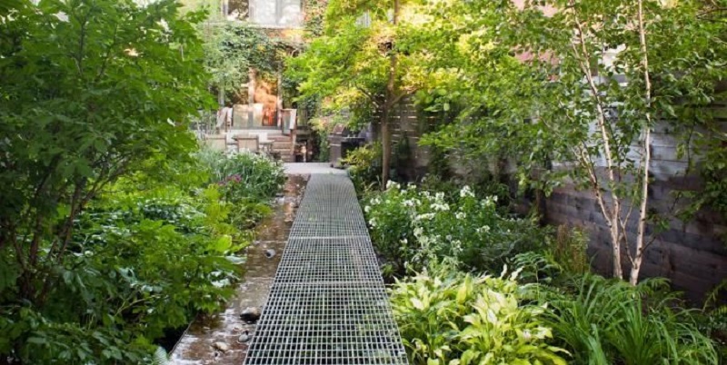 what is steel grateing garden walkway