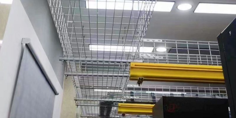 Best Practices for Fully Cable Management Tray Usage